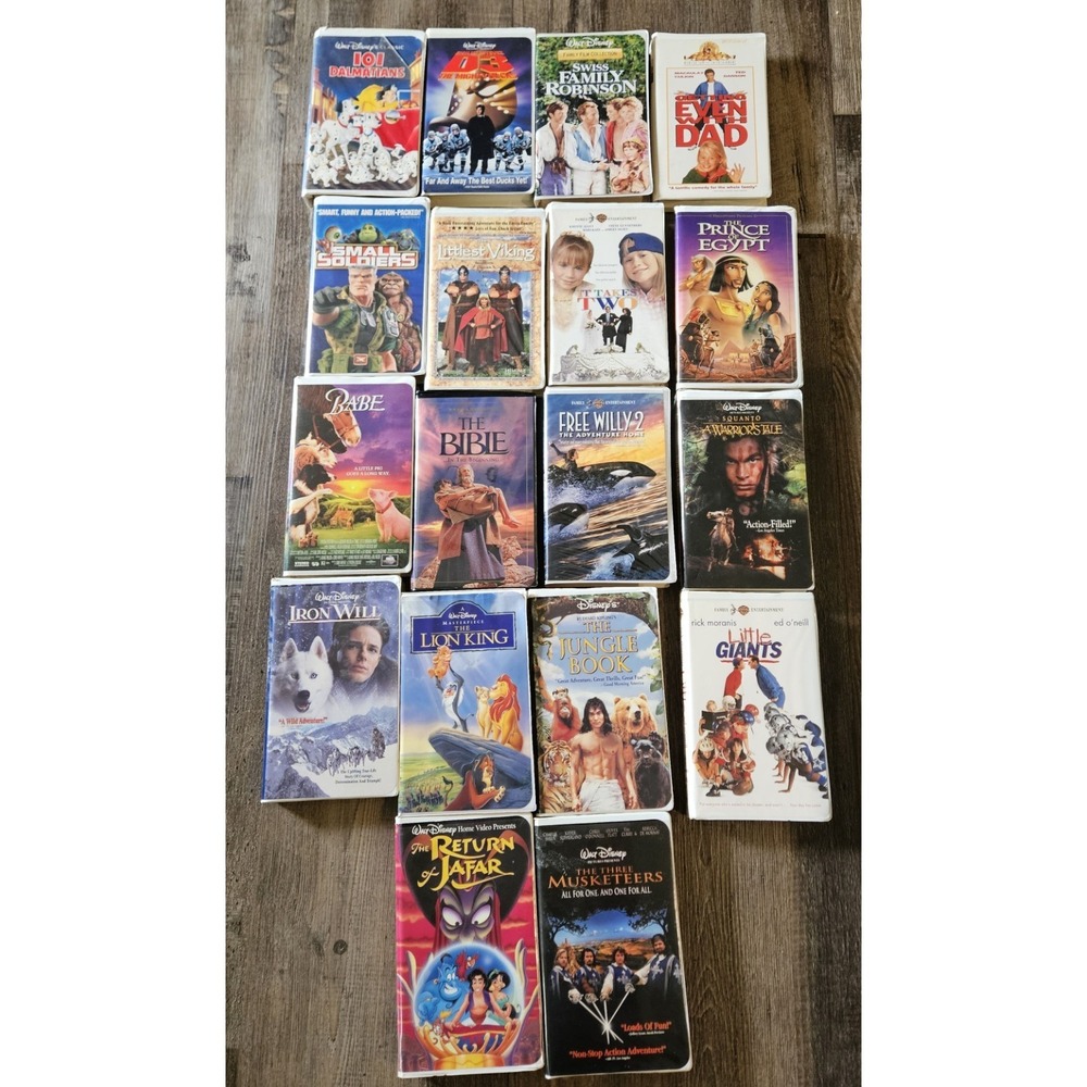 Lot of 18 VHS Tapes Disney Family Kids Movies Lion King 101 Dalmatians Babe...